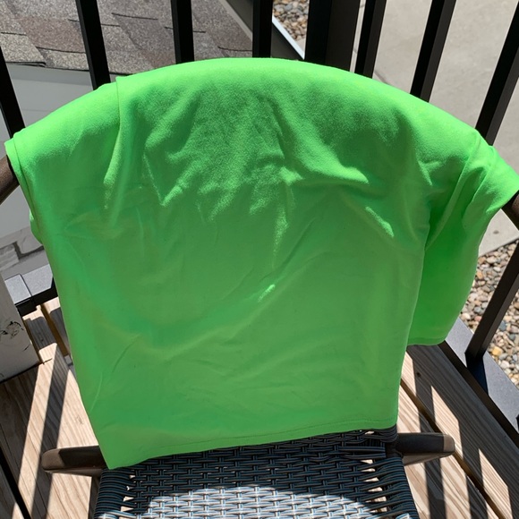 Nike V-Neck Athleisure Shirt - Picture 5 of 7